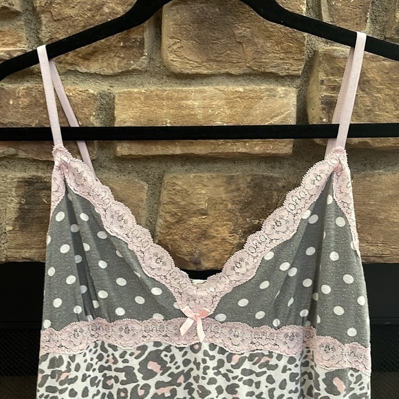 Insomniac pink, gray and white leopard pattern nightgown Size Medium - Picture 2 of 9